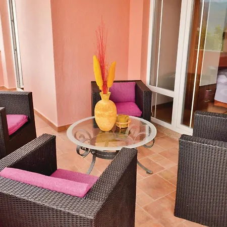 Casa vacanze Amazing In With Heated Swimming Pool *