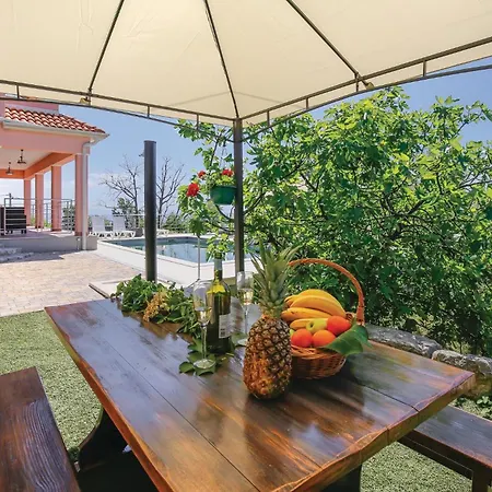 Casa vacanze Amazing In With Heated Swimming Pool Ičići