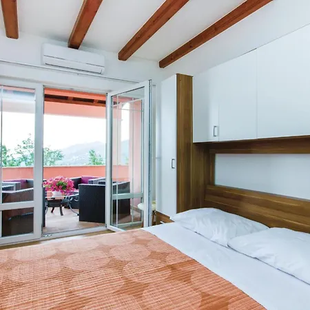 Case de vacanță Cozy In With Sauna