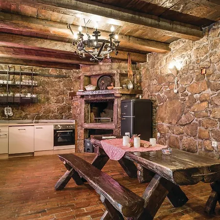 Case de vacanță Cozy In With Sauna