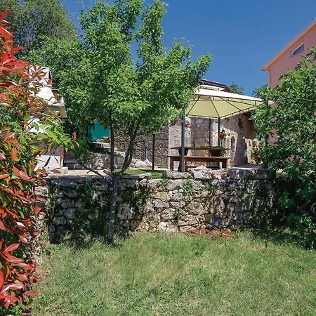 Casa vacanze Amazing In With Heated Swimming Pool *