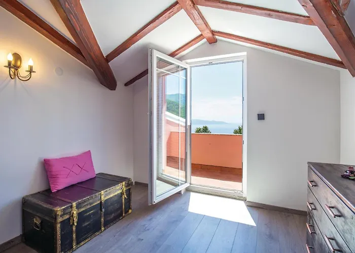 Gorgeous Home In Icici With Sauna Icici