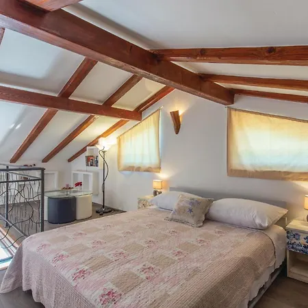 Holiday home Amazing Home In Icici With Heated Swimming Pool Icici