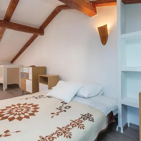 Holiday home Amazing Home In Icici With Heated Swimming Pool Icici